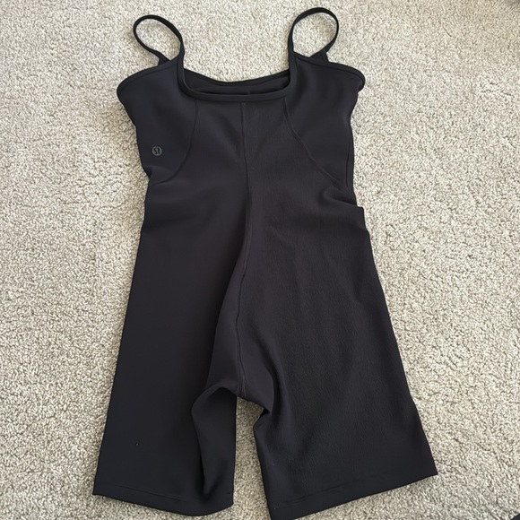 LULULEMON Black Ribbed Contoured Yoga Unitard 6" Bodysuit One Piece Romper 4 - Picture 8 of 9